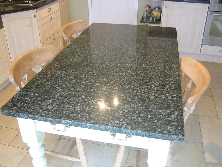 Penggunaan Granite Table Top Populer - Pusat Marmer dan Granit, Pusat Marmer, Pusat Granit, Pemasangan Granit, Cara Membersihkan Marmer