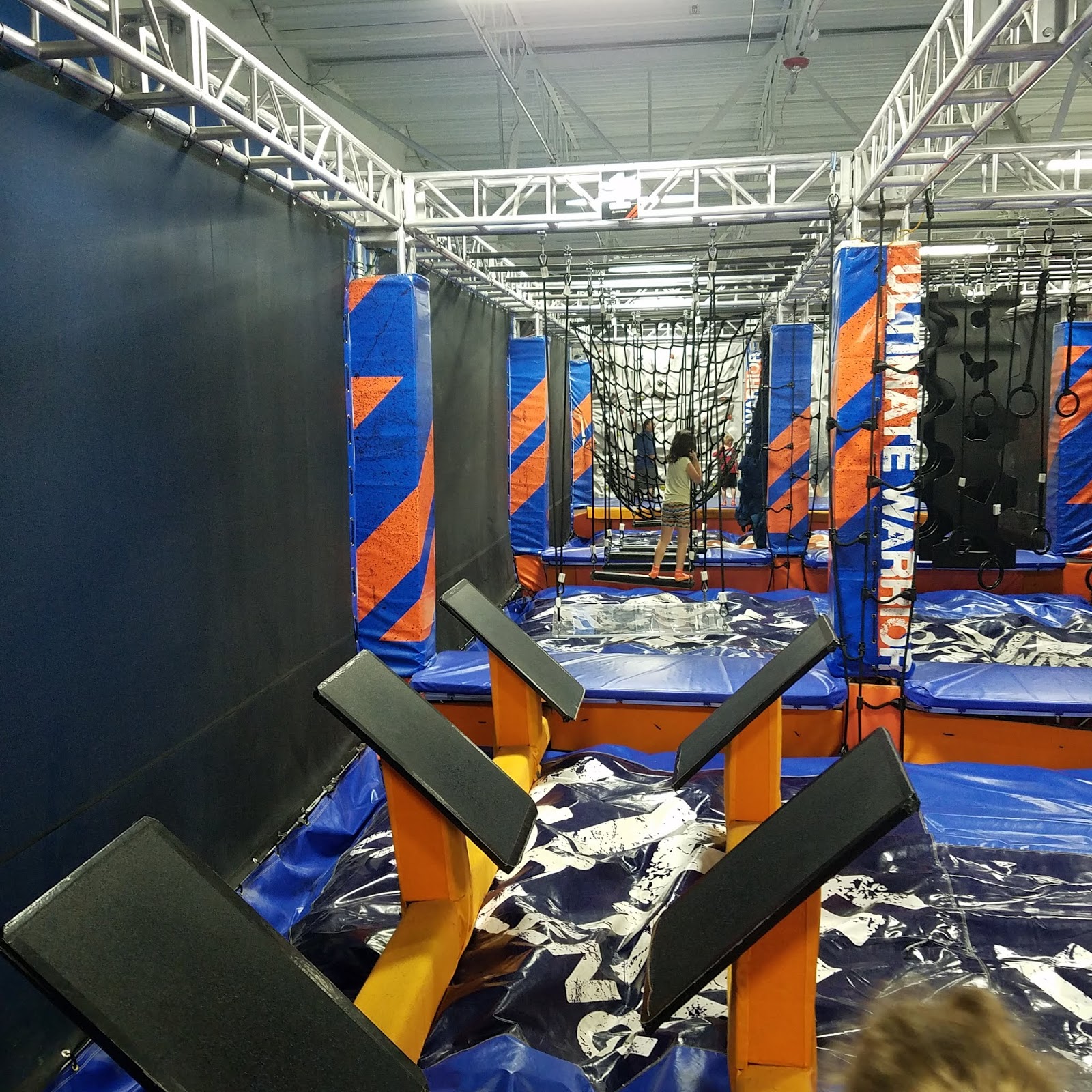 Play St. Louis Sky Zone Trampoline Park, Fenton