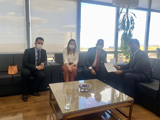 Em Brasília, prefeito Nixon Baracho faz reivindicações na área de comunicação para o Alto do Rodriguescomo criar loja