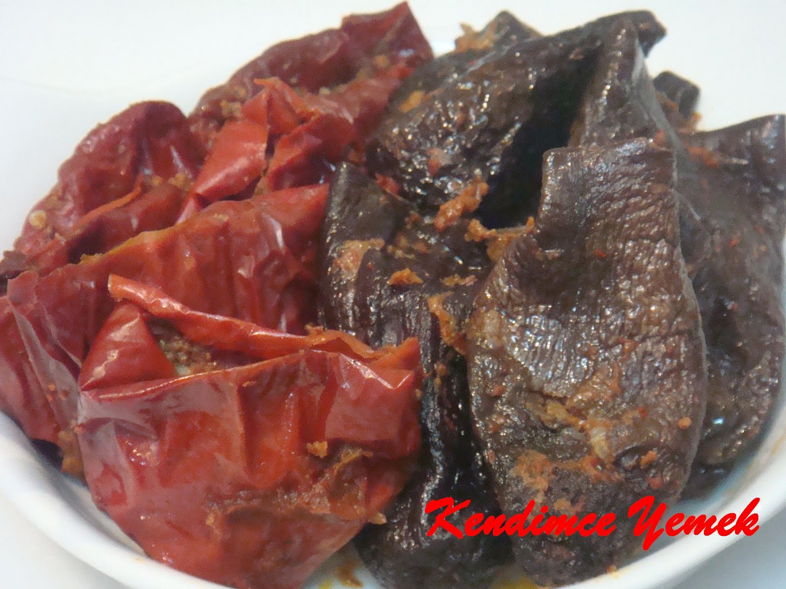 Kendimce Yemek Etli Kuru Patlıcan ve Biber Dolması