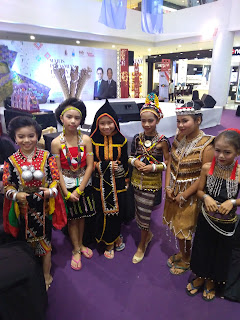 mall suria sabah suriasabah membeli belah kota kinabalu KK sabah malaysia kraf tekstil kain adat destar dastar tanjak kadasan dusun dayak tenun songket sarawak pua kumbu ringgit mall suria sabah suriasabah membeli belah kota kinabalu KK sabah malaysia kraf tekstil kain adat destar dastar tanjak kadasan dusun dayak tenun songket sarawak pua kumbu ringgit