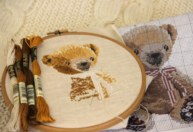 Медовый мишка 38. Медовый мишка Dimensions Амишоп. Вышика Медвежонок с мёдом. Медовый мишка вышивка Китай. Картина из бисера мишка с медом.