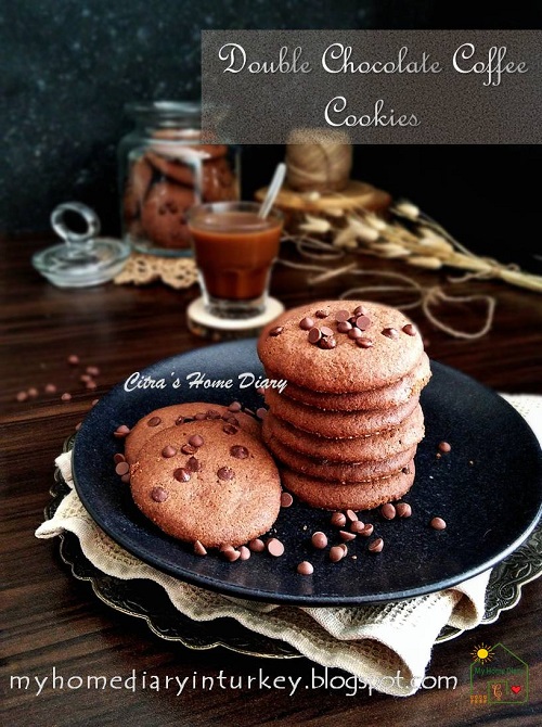 New favorite -- Best Double Chocolate Coffee Cookies| Çitra's Home Diary. #bestcookiesrecipe #bestchocolatecookies #coffeecookies #dessert #christmastcookies #kuekeringlebaran #resepkuekeringcoklat #coffeedessertidea #resepkuekeringenak #kuekeringkopi #kurabiyetarifi