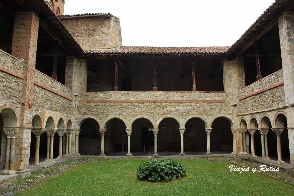 Claustro de la iglesia de Saint Lizier