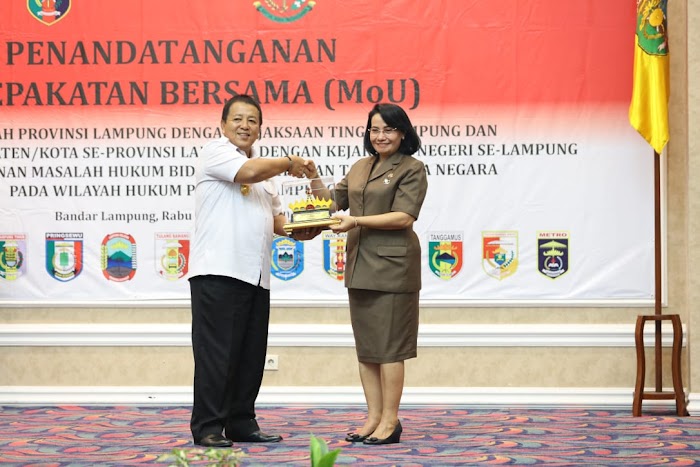 Gubernur Arinal dan Kepala Daerah Kabupaten/Kota se-Lampung Tandatangani MoU dengan Kejaksaan