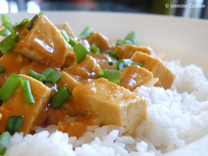 Tofu en sauce aux arachides (végane) Jasmine Cuisine
