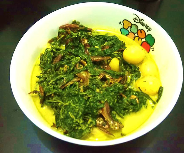 Masakan Gulai Daun Singkong Ikan Salai Telur Puyuh Yang Enak