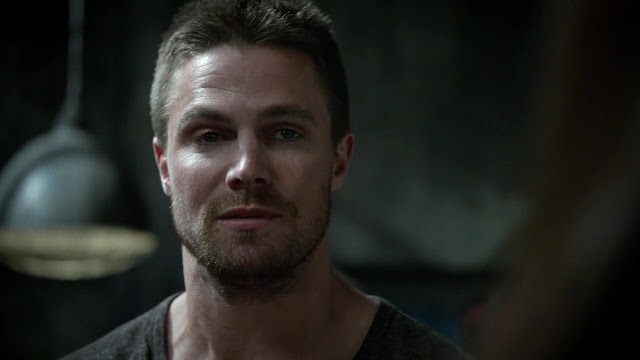 Films Et Séries Tv Avec Stephen Amell ausCAPS: Stephen Amell in Arrow 4-12 "Unchained"