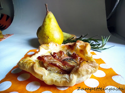 TARTELLETTE CON PERE E GORGONZOLA