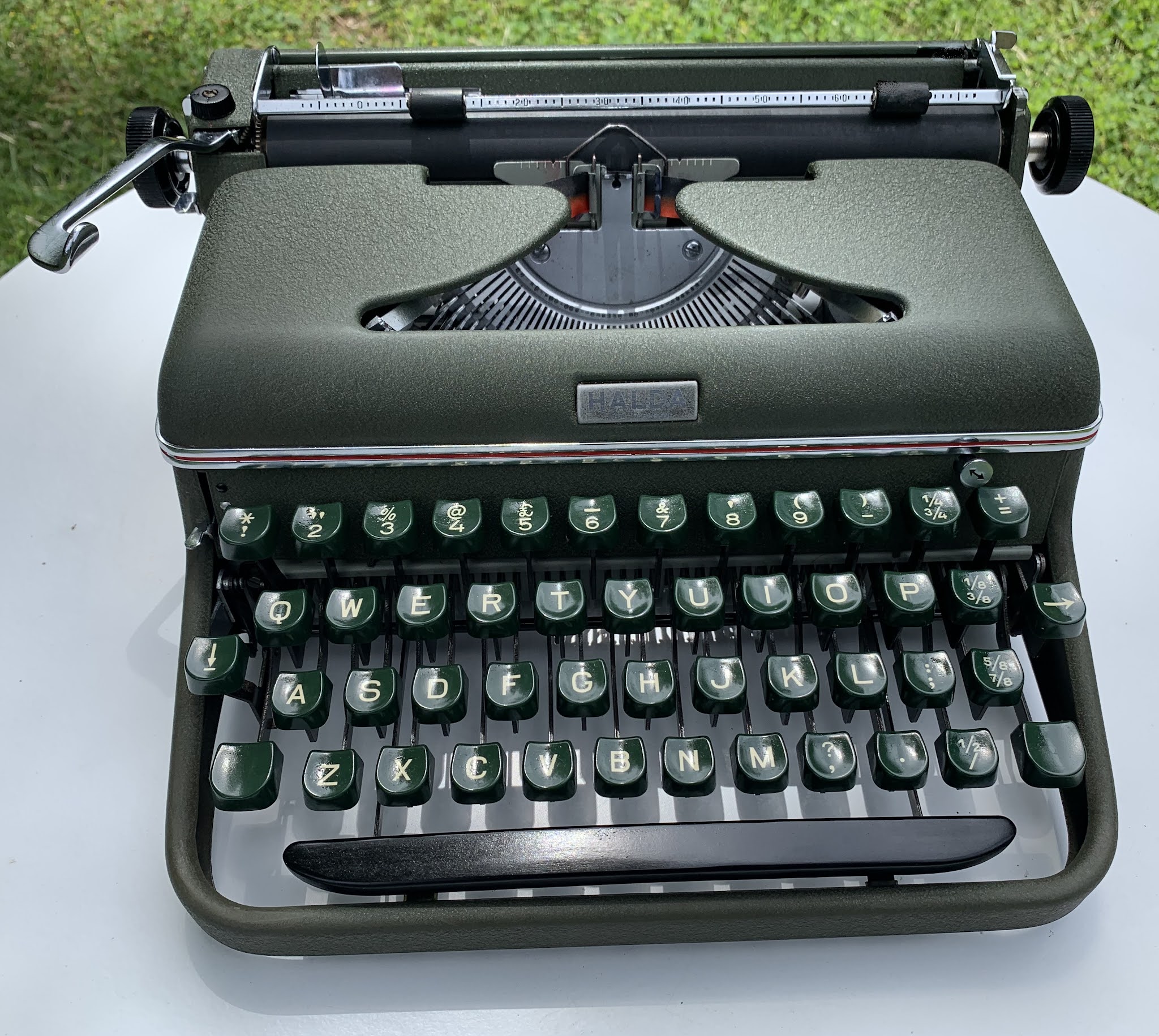 oz.Typewriter 1952 Halda Portable Typewriter