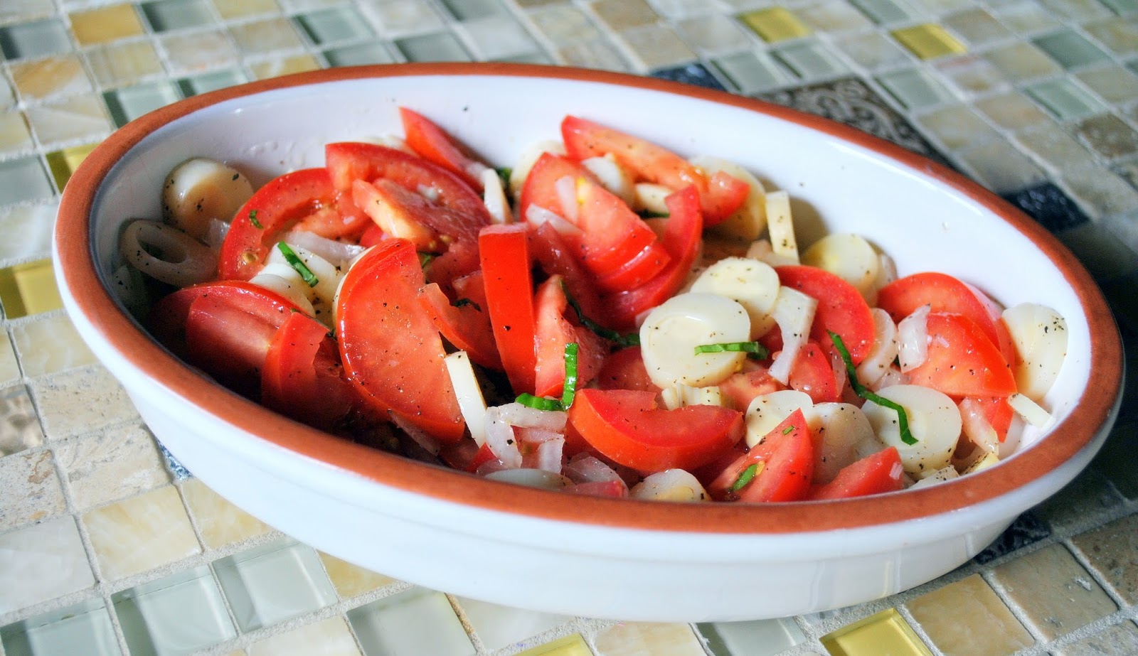 Tomato, Hearts of Palm & Basil Salad (Salada de Tomate, Palmito e