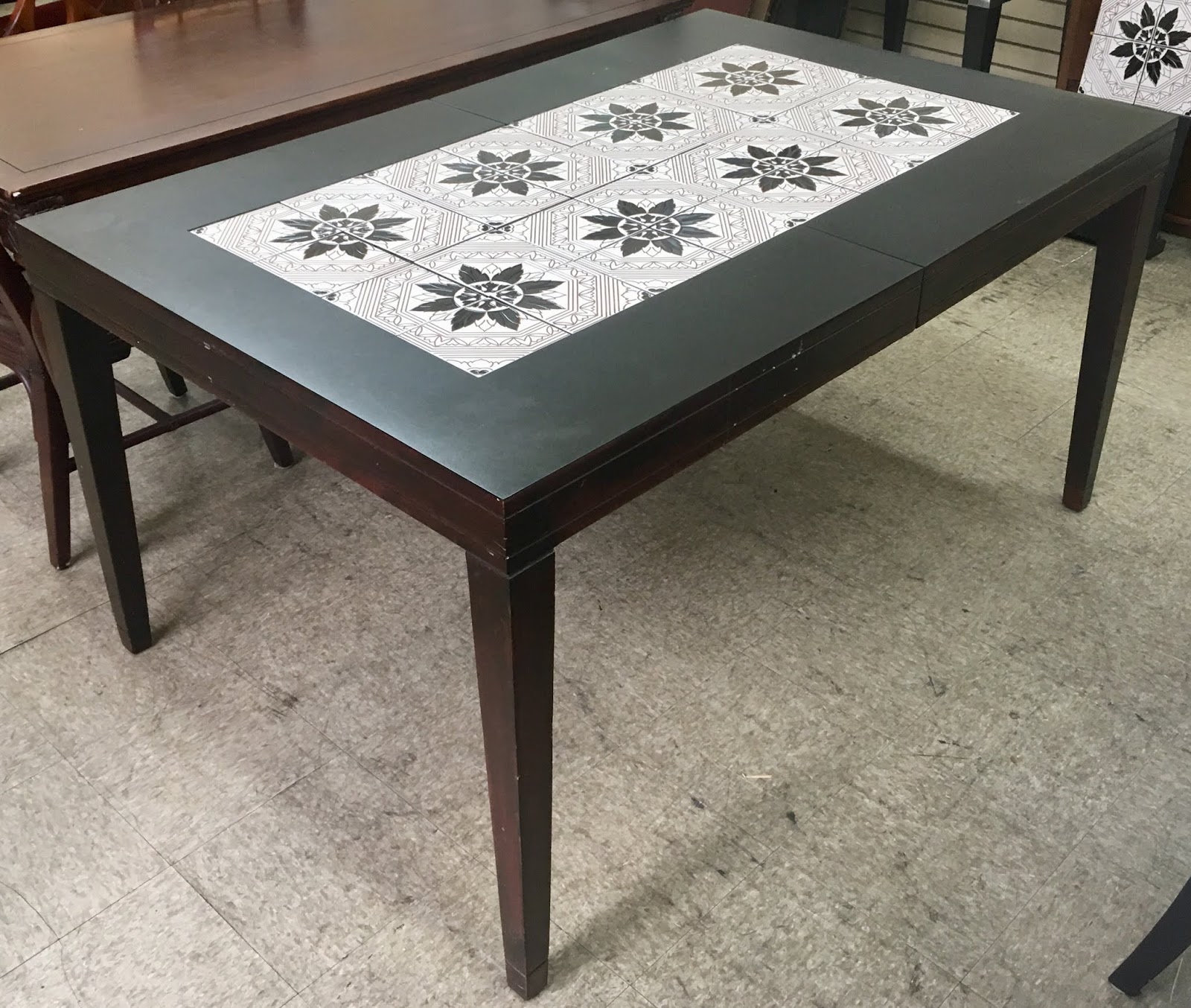 Uhuru Furniture & Collectibles 467275 Dining Table 60" x 40" x 31" with 2 Leaves 125 SOLD