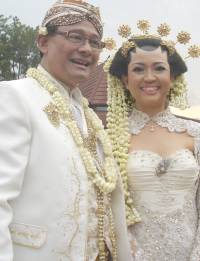 Foto-Foto Koes Hendratmo ~ KUMPULAN FOTO FOTO