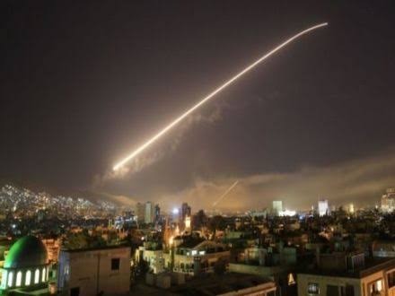 Giliran Suriah Tembak Jatuh Rudal Israel yang Targetkan Damaskus Giliran Suriah Tembak Jatuh Rudal Israel yang Targetkan Damaskus