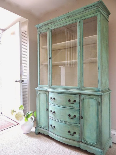 arredamento provenzale CRISTALLIERA SOGGIORNO PROVENZALE arredamento provenzale CRISTALLIERA SOGGIORNO PROVENZALE
