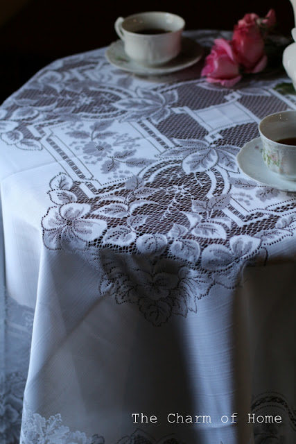 Heritage Lace Heirloom Table Topper