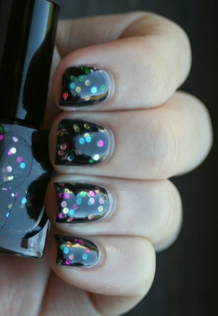 Daring Digits More Dots! swatch