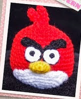 http://translate.google.es/translate?hl=es&sl=en&tl=es&u=http%3A%2F%2Fsnacksieshandicraftcorner.blogspot.com.es%2F2011%2F07%2Fred-angry-bird-crochet-pattern.html