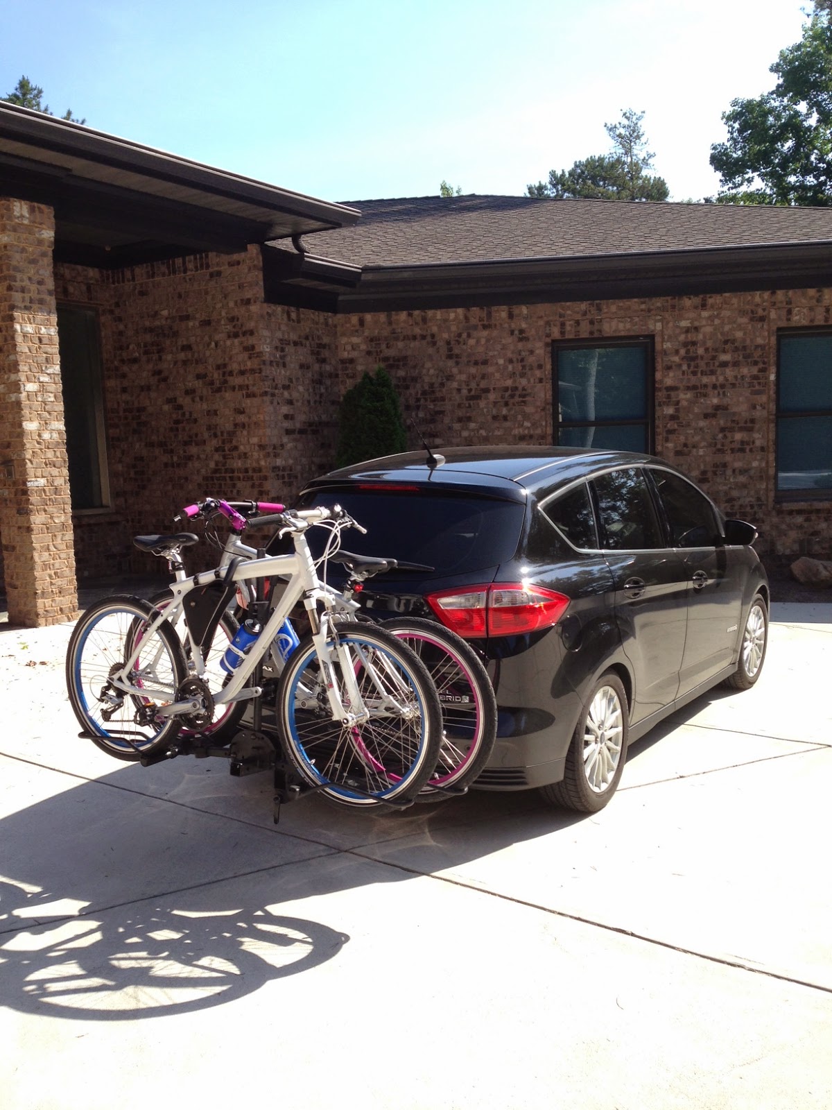 Torklift Central Smack down hitchmounted bike racks versus roof