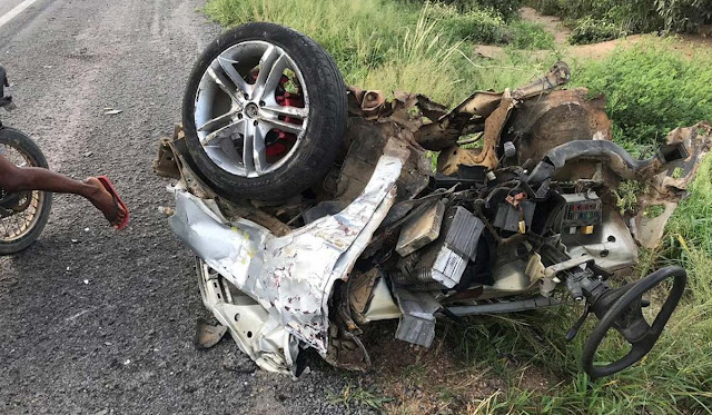 Três pessoas morrem em acidente entre carro, moto e ônibus na Bahia