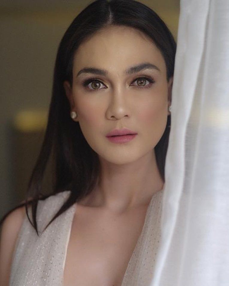 Luna Maya - Pesona kecantikan Luna Maya Cantik banget Terbar