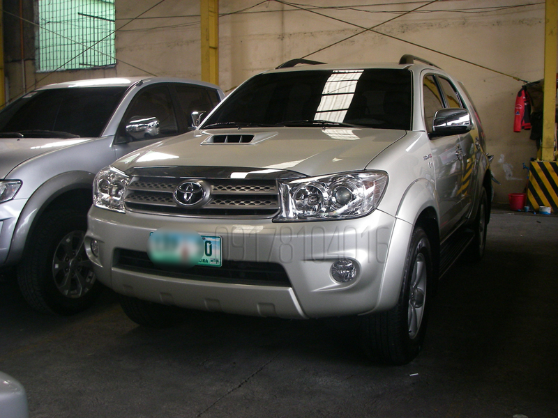 Cars For Sale in the Philippines: 2011 Toyota Fortuner V 3.0D4D A/T Diesel