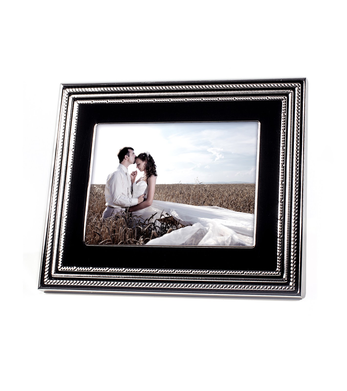 BonTon Style virtual runway NEW! Digital Photo frames from Waterford