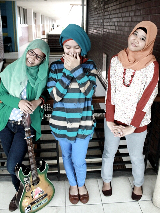LOVEABLE SWEETCASE: Di Suatu Hari