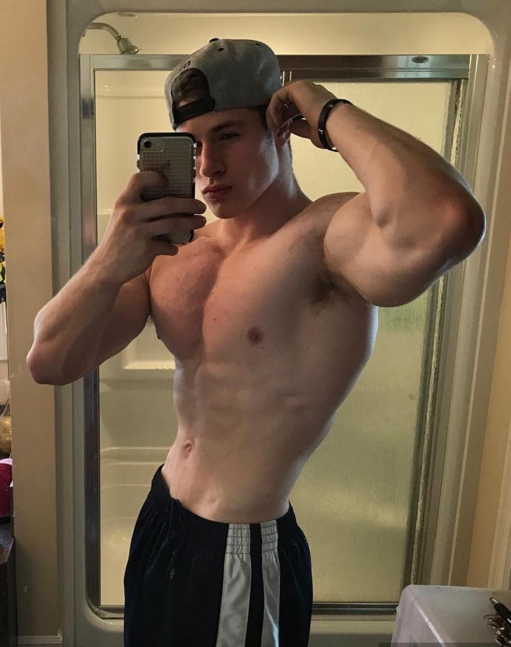 young-shirtless-fit-college-bro-muscle-biceps-flex-selfie