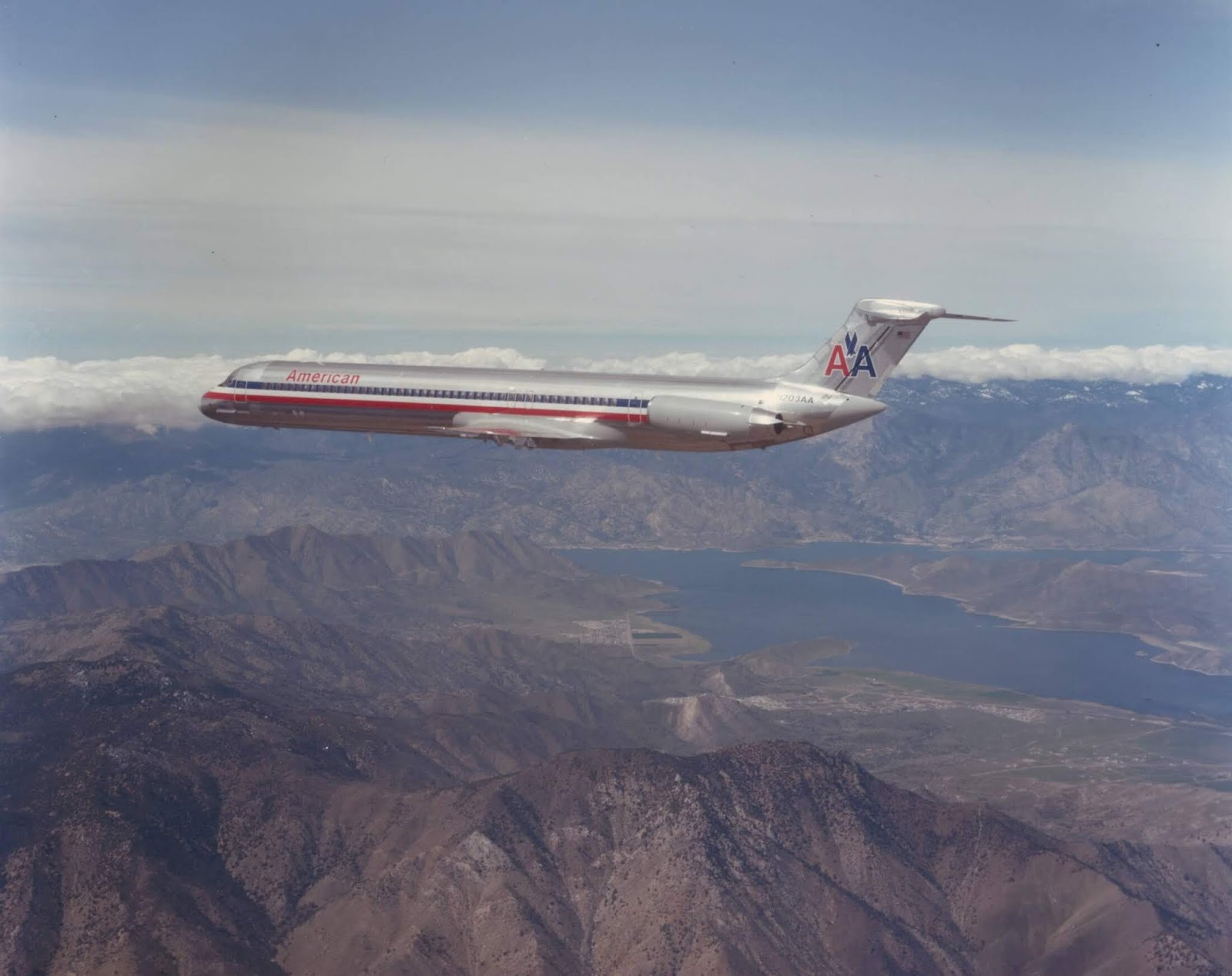 O Fim de uma Era: A American aposenta o MD-80, o Super 80 | É MAIS QUE VOAR O Fim de uma Era: A American aposenta o MD-80, o Super 80 | É MAIS QUE VOAR