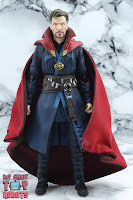 S.H. Figuarts Doctor Strange (Battle On Titan Edition) 03