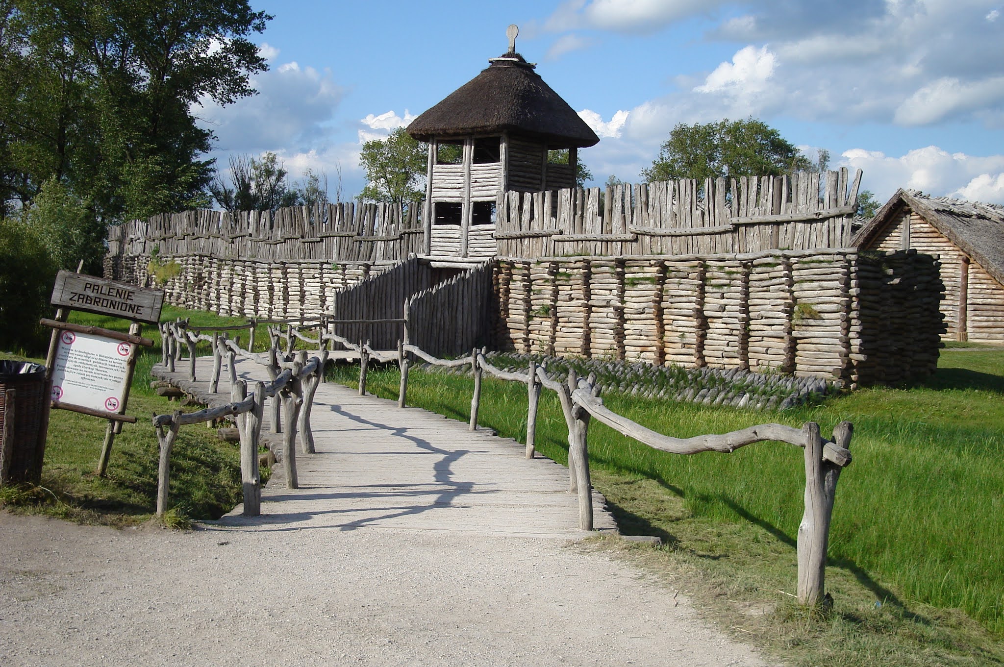moje miasto jest nad rzeką Gąsawa i Biskupin