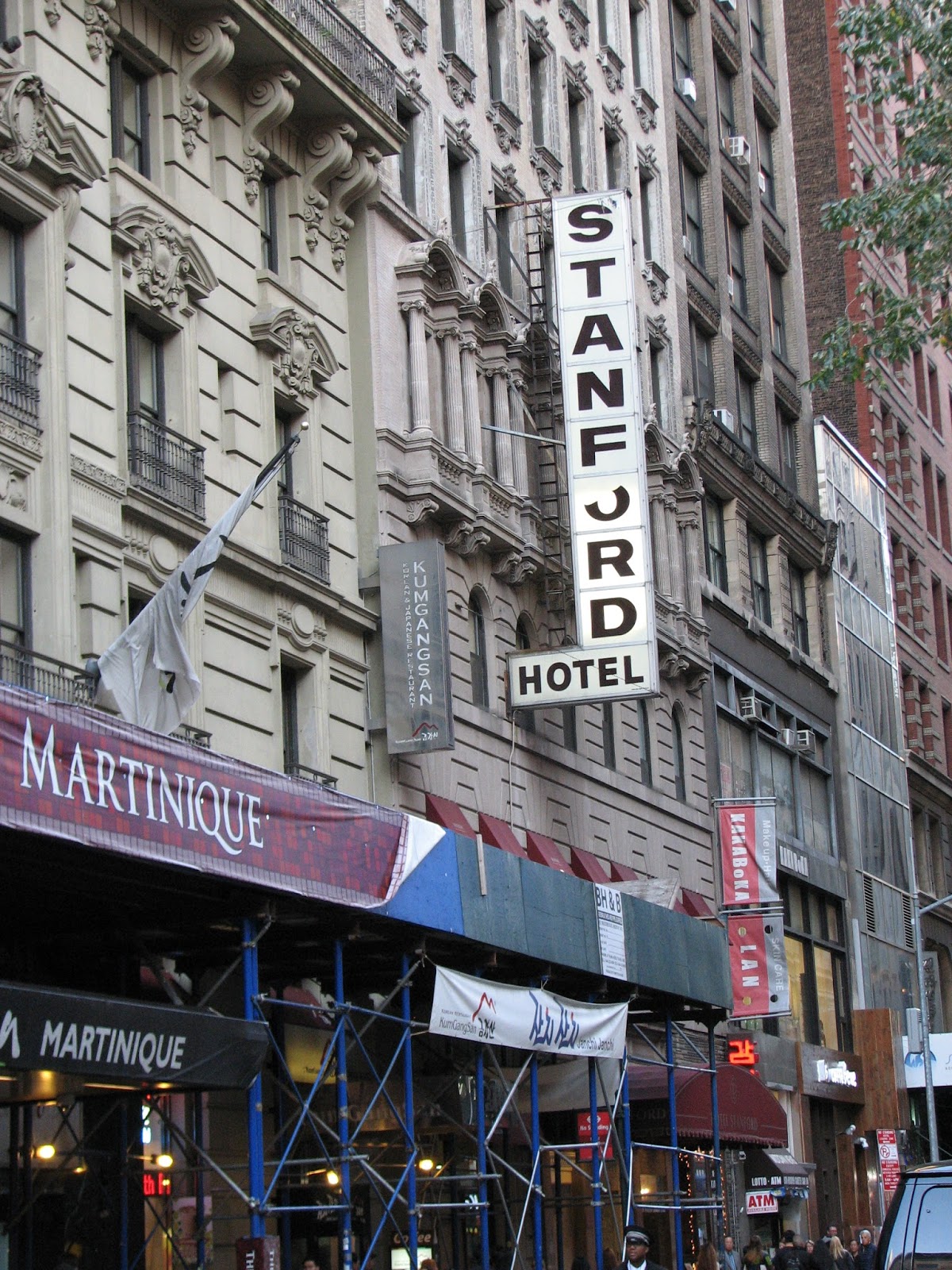 Bonao Internacional STANFORD , EL HOTEL DE NUEVA YORK DONDE MARIO LUIS