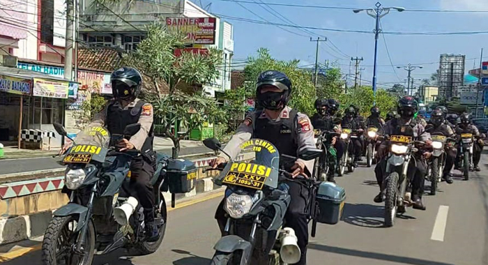 Jaga Kamtibmas, Polres Lampura Gelar Patroli Bersama Brimob dan TNI