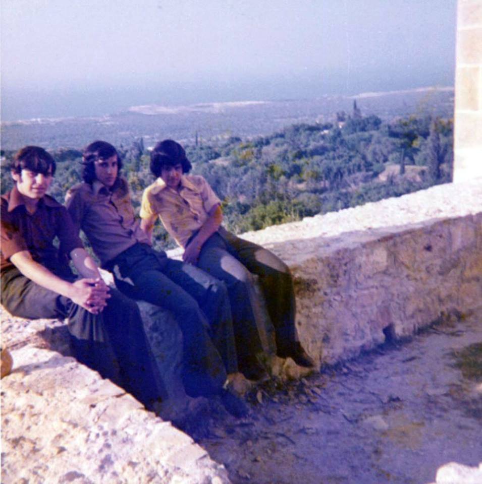 να βγαίνω με κάποιον που κάποτε αρραβωνιάστηκα.