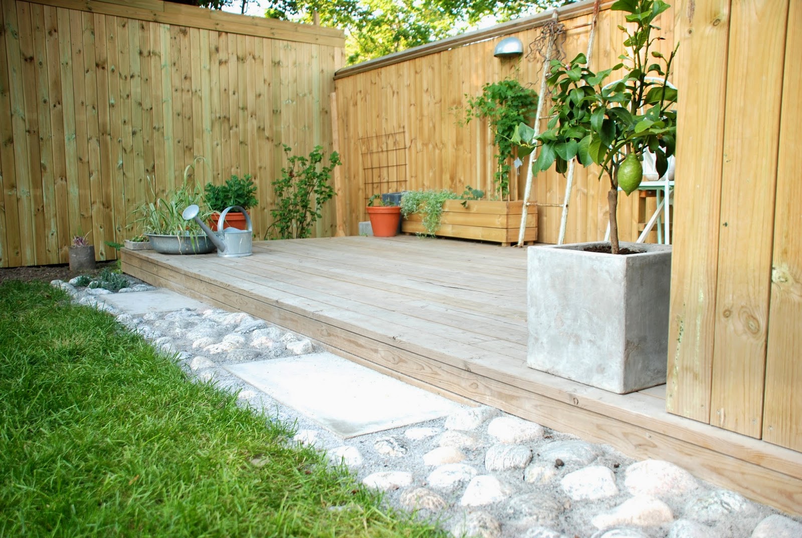 Pems platser: Stenar vid altanen