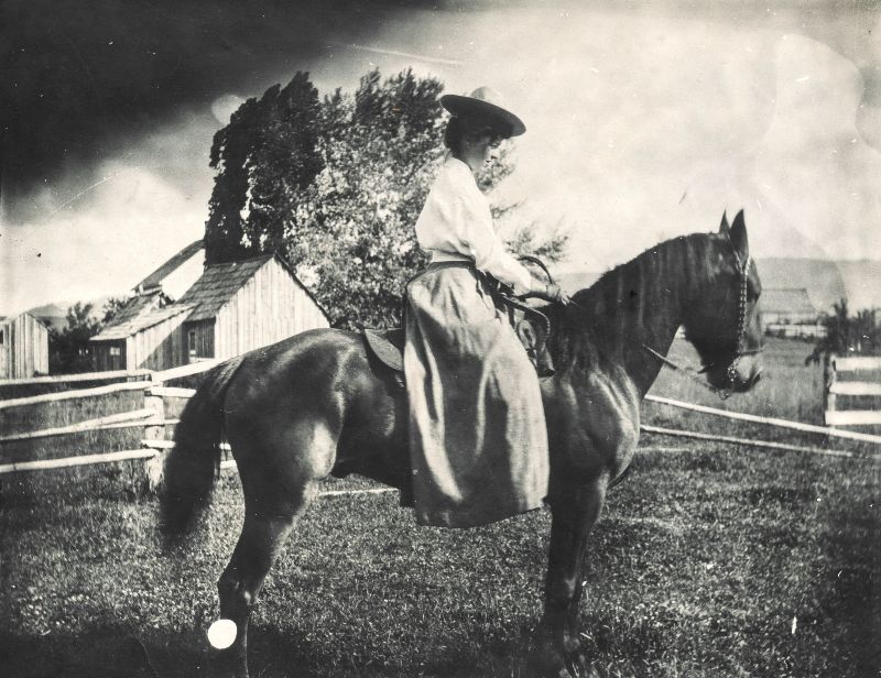 36 Found Pics That Show How Victorian and Edwardian Women Enjoyed Their