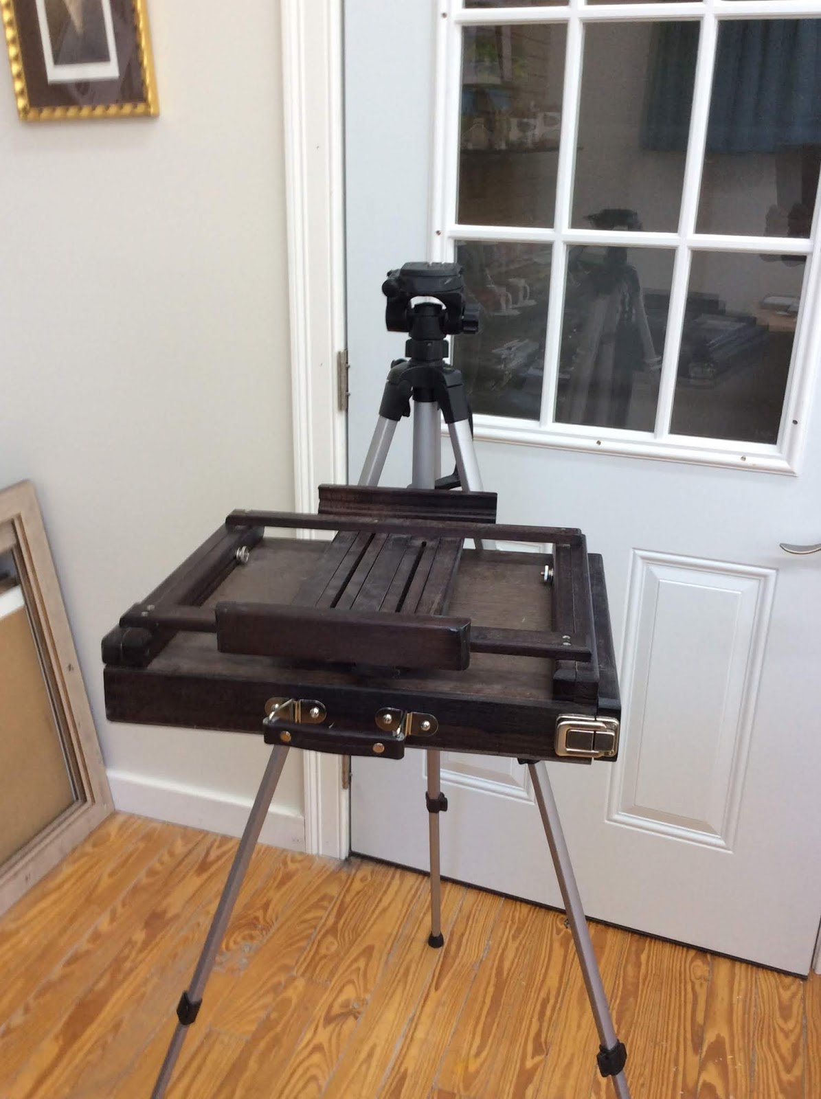 ValentinoTroyli Repurposed table easel