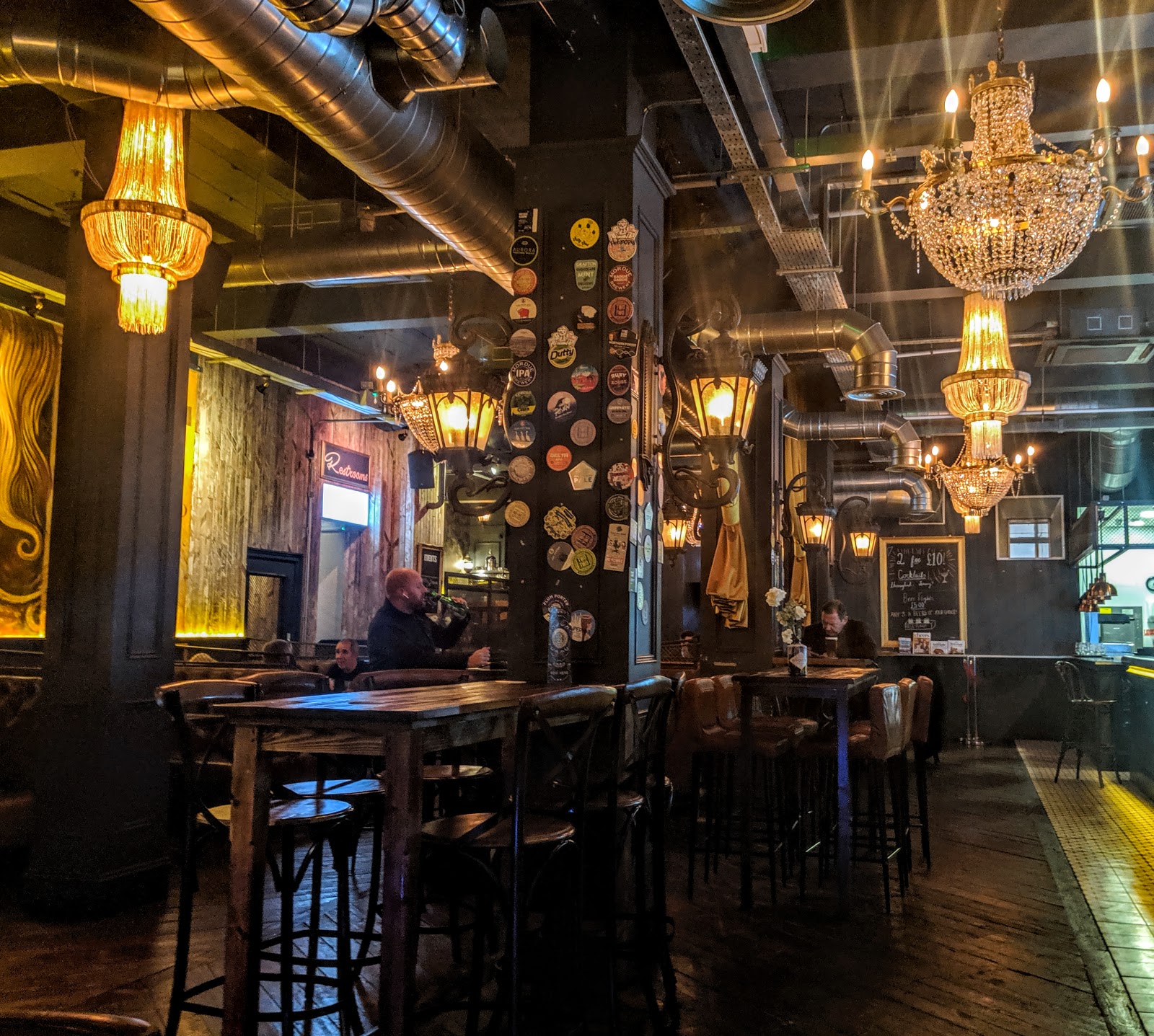 Where to go for cheap (but nice) drinks near Monument | Visit Newcastle