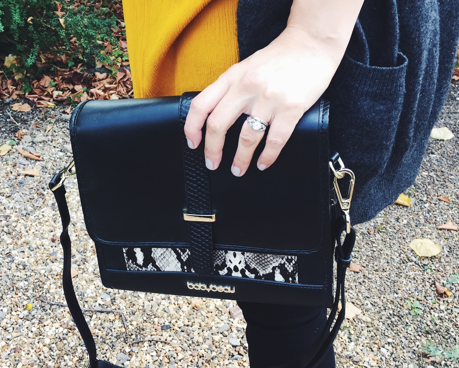 clutch changing bag