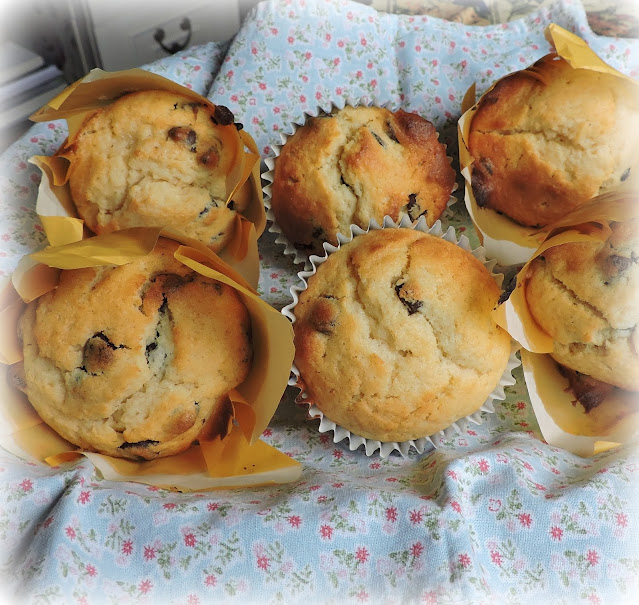 Small Batch Chocolate Chip Muffins