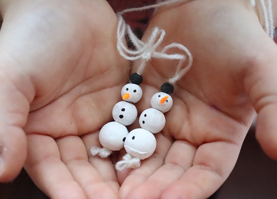 Bricolage pour enfants - DIY mignon avec boutons en bois - belle perle