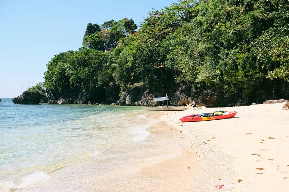 You can stay at this rental house with stunning ocean view in Sipalay