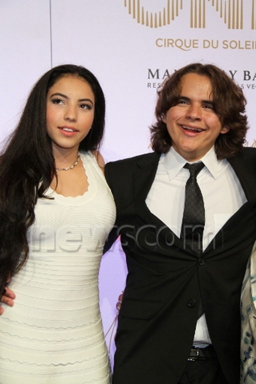 Blanket Jackson Forever Prince y Katherine en el debut del espectáculo