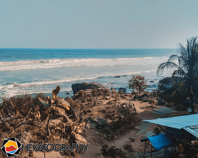 Panorama Pantai Surumanis, Desa Pasir, Kecamatan Ayah, Kabupaten Kebumen
