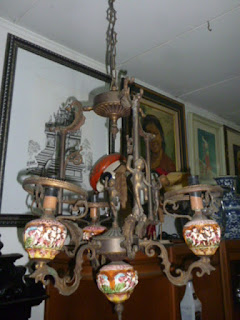 lampu gantung antik peninggalan belanda
