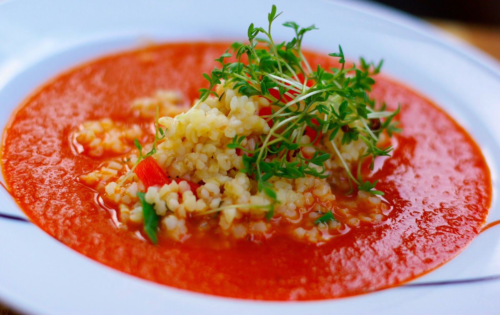 EinMAXimalig lecker: Paprika-Tomatensuppe mit Bulgur