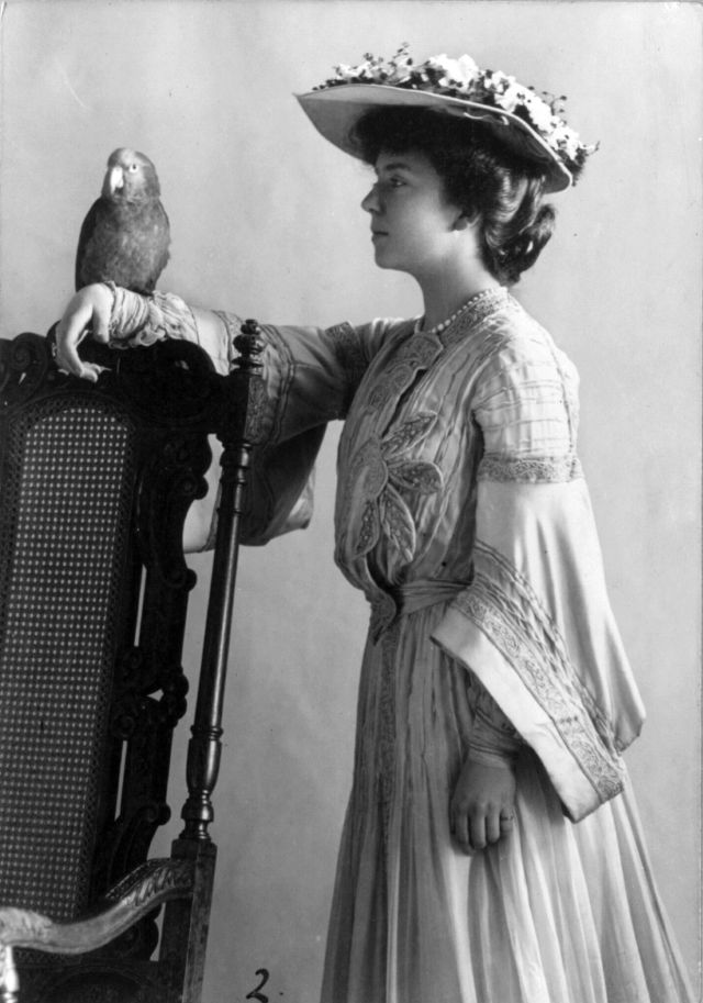 Fascinating Historical Picture of Alice Lee Roosevelt Longworth in 1905 