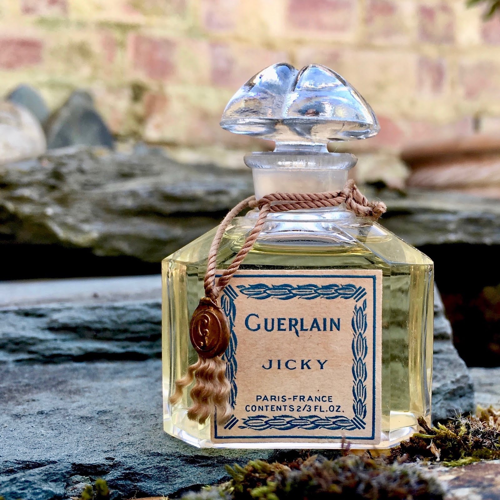 Духи герлен отзывы. Guerlain Jicky самый первый. Guerlain Jicky первый унисекс. Histories Parfums.