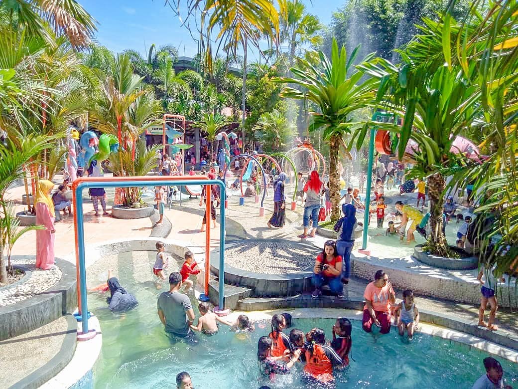 Harga Tiket Masuk Dan Fasilitas Wisata Dira Park Kencong Terbaru 2020 Wisata Mantap